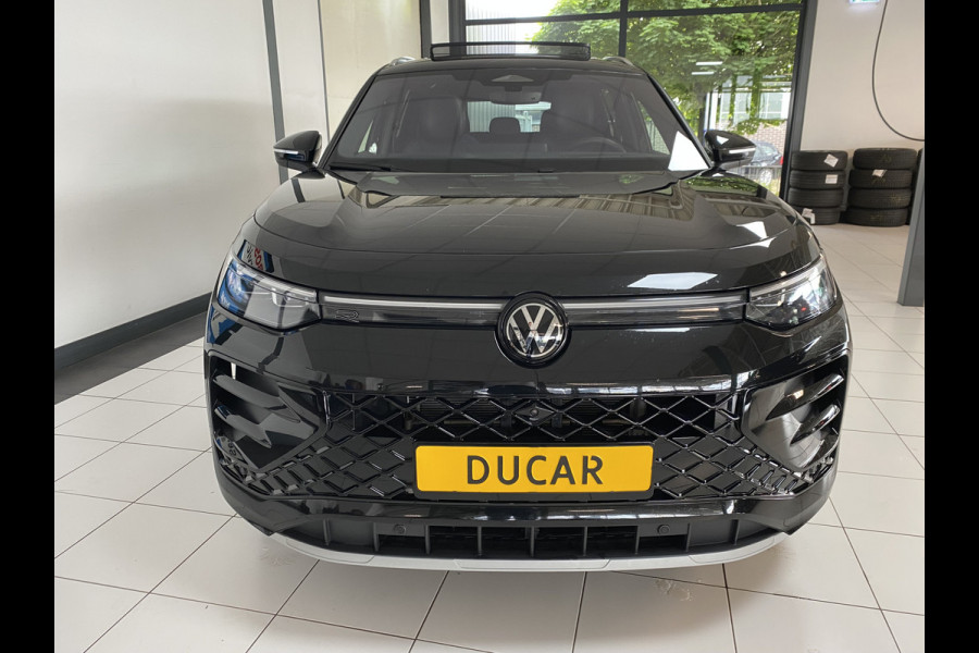 Volkswagen Tayron 1.5 eHybrid R-Line Edition 272 PK Panoramadak / Trekhaak / matrix led / Carplay / Stoelverwarming/ventilatie Head-up Display