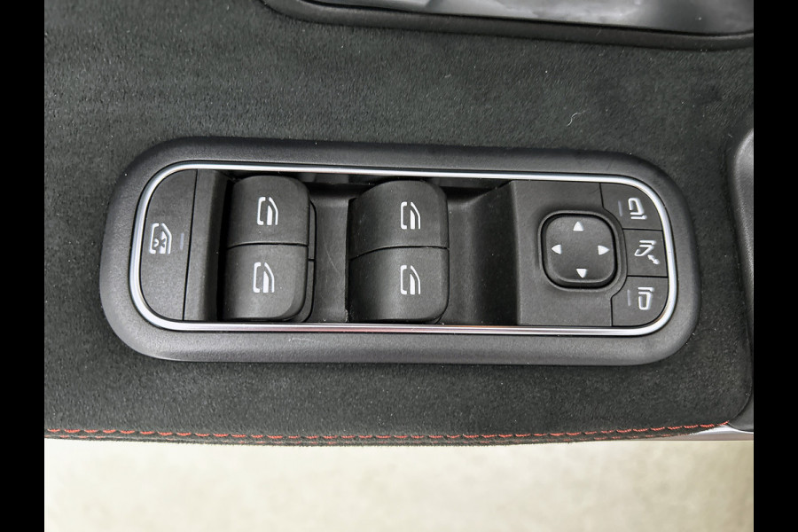 Mercedes-Benz CLA-Klasse 180 Business Solution AMG | Panoramadak | 5 spaaks lichtmetalen | Navigatie | Parking support Inclusief 24 maanden MB Certified garantie voor Europa.