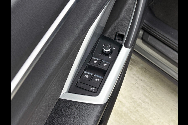 Audi Q3 Sportback 35 TFSI 150PK S Line CAMERA | EL-ACHTERKLEP | KEYLESS