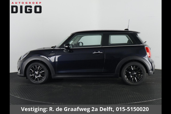 MINI 3-deurs 1.5 Cooper Sports Classic Automaat | Apple Carplay & AndroidAUTO | Parkeersensoren | 1e eigenaar |