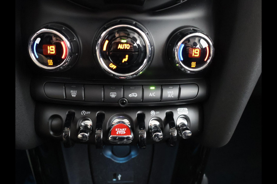 MINI 3-deurs 1.5 Cooper Sports Classic Automaat | Apple Carplay & AndroidAUTO | Parkeersensoren | 1e eigenaar |