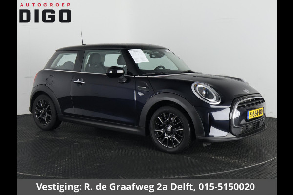 MINI 3-deurs 1.5 Cooper Sports Classic Automaat | Apple Carplay & AndroidAUTO | Parkeersensoren | 1e eigenaar |