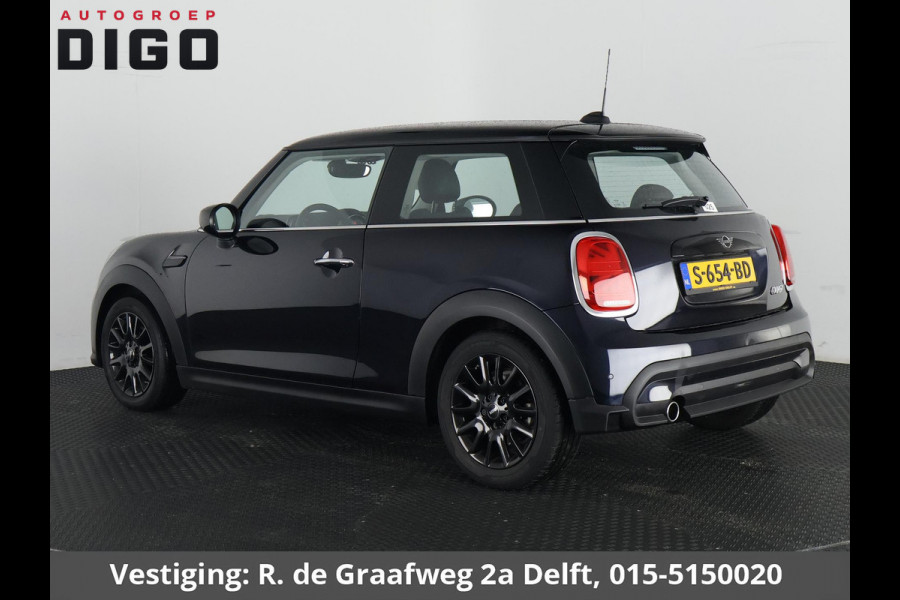 MINI 3-deurs 1.5 Cooper Sports Classic Automaat | Apple Carplay & AndroidAUTO | Parkeersensoren | 1e eigenaar |