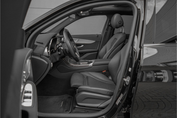 Mercedes-Benz GLC 300e 4MATIC Premium Plus Luchtvering Pano Burmester 360° Elek Trekhaak