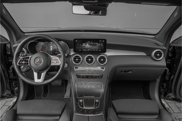 Mercedes-Benz GLC 300e 4MATIC Premium Plus Luchtvering Pano Burmester 360° Elek Trekhaak