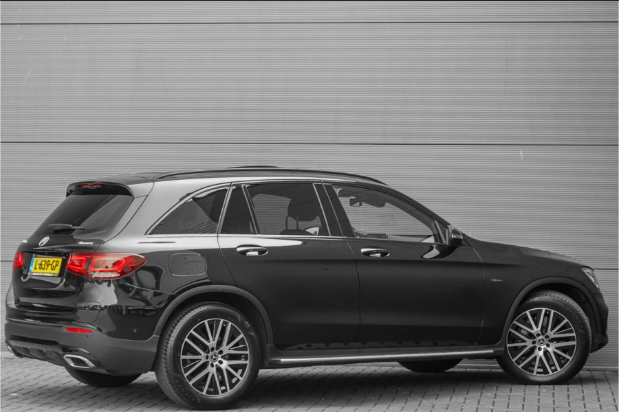 Mercedes-Benz GLC 300e 4MATIC Premium Plus Luchtvering Pano Burmester 360° Elek Trekhaak