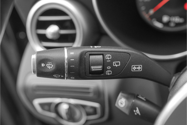 Mercedes-Benz GLC 300e 4MATIC Premium Plus Luchtvering Pano Burmester 360° Elek Trekhaak