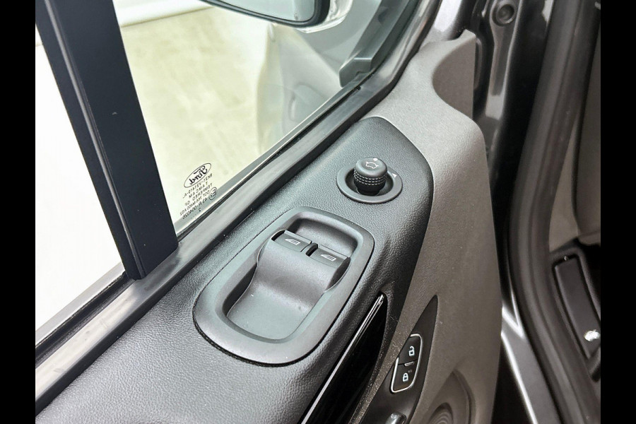 Ford Transit Custom 300 2.0 TDCI L2H1 Limited Dubbele Cabine Automaat Navigatie Airco 2 Schuifdeuren Trekhaak Parkeersensoren Carplay DAB