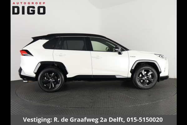 Toyota RAV4 2.5 Hybrid AWD Bi-Tone | 1650 KG trekgewicht | Trekhaak | Parkeersensoren | Apple Carplay & AndroidAUTO | Adapt.Cruise Control |