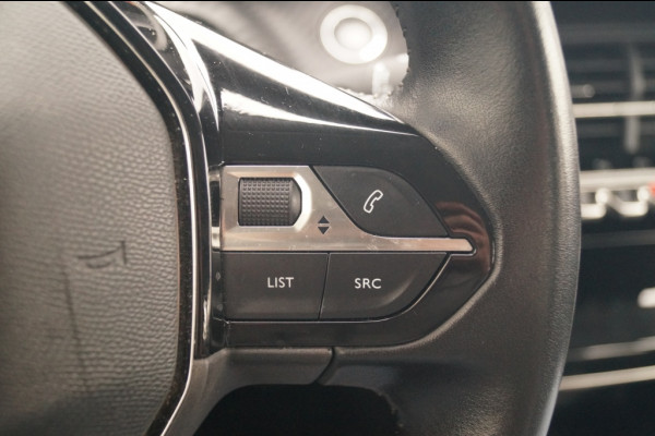 Peugeot 208 1.2 PureTech Allure -NAVI-ECC-PDC-CRUISE-