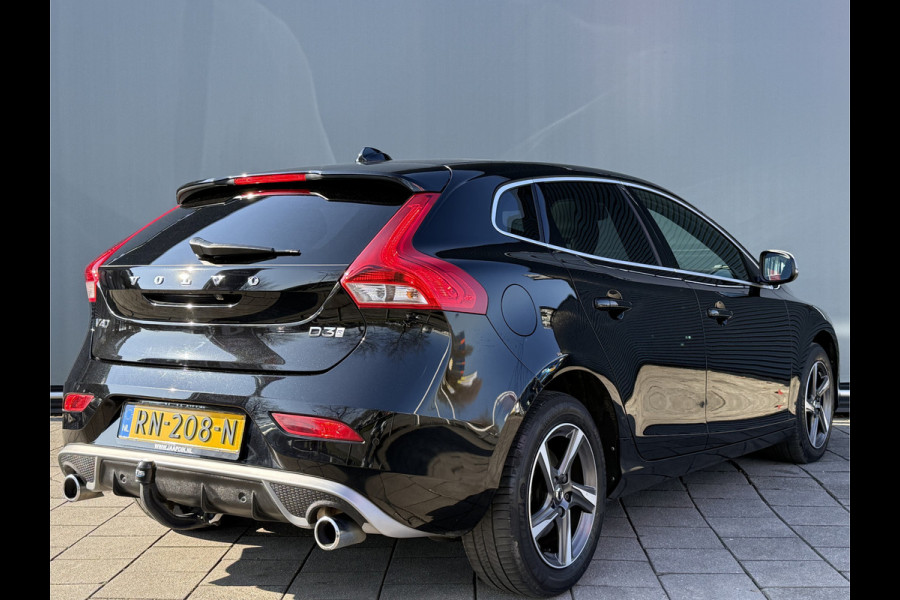 Volvo V40 BWJ 2018 | 2.0 D3 150PK R-DESIGN | TREKHAAK | PANO DAK | LEER | CAMERA A | CLIMA | NAVI | STOELVERW | PREMIUM AUDIO