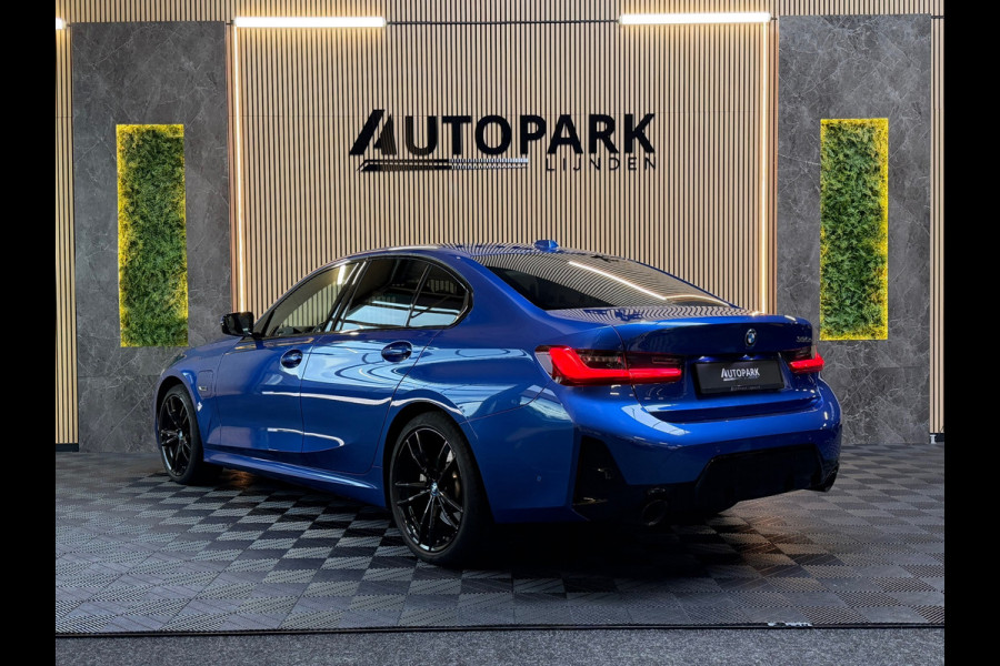BMW 3-serie 330e High Executive|M-SPORT|LCI|PANO|HuD|MEMORY|KEYLESS|CARPLAY|DEALERONDERHOUDEN|AMBIENT LIGHT|GARANTIE|292PK|BOMVOL!