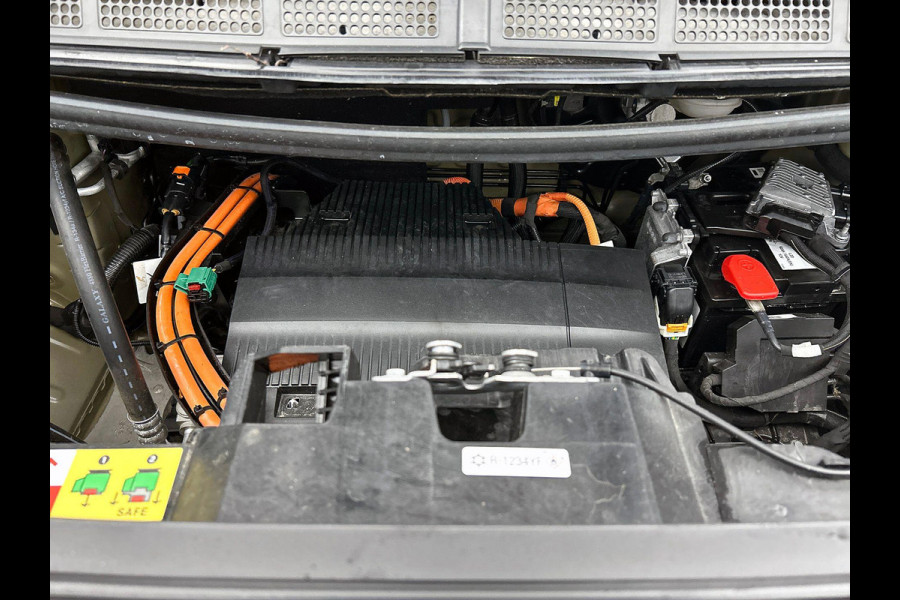 Opel Vivaro-e Combi e-Zafira L2H1 75 kWh 8 persoons Navigatie Airco Dab Camera 360 Cruise control Lichtmetalen velgen Stoelverwarming