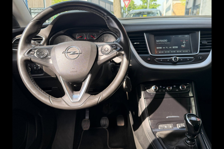 Opel Grandland X 1.2 Turbo Edition - 68.000 KM I Navigatie / Apple CarPlay I Airco LED I PDC I Sport velgen I Dealer onderhouden