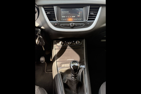 Opel Grandland X 1.2 Turbo Edition - 68.000 KM I Navigatie / Apple CarPlay I Airco LED I PDC I Sport velgen I Dealer onderhouden