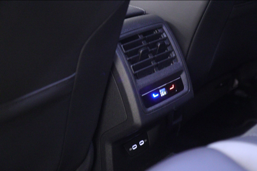 Volkswagen Golf 1.4 eHybrid GTE /PANO/IQLIGHT/CAM/CARPLAY/ACC/LANE ASSIST/VOL