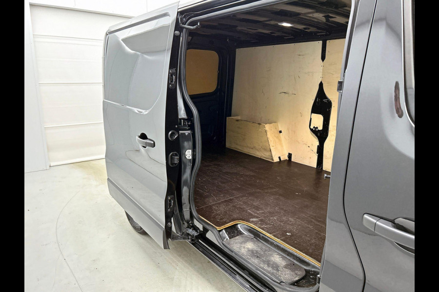 Renault Trafic 2.0 Blue dCi 150PK T30 L2H1 Advance Automaat Navigatie Airco Lichtmetalen velgen Betimmering Trekhaak Camera Parkeer sensoren Dab