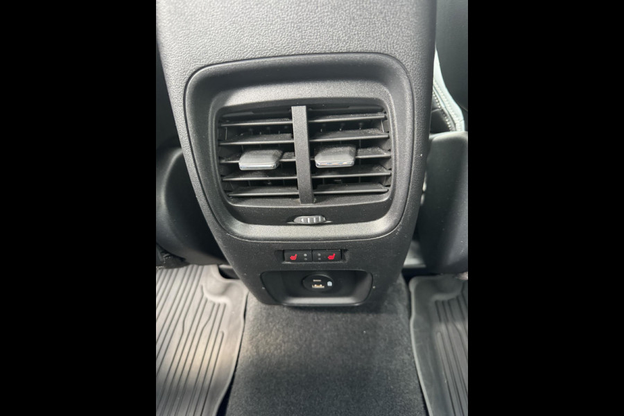 Ford Kuga 2.5 PHEV Vignale 225pk | Wegklapbare Trekhaak | Winterpack | Volledig lederen interieur | 1.500kg Trekgewicht
