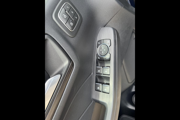 Ford Kuga 2.5 PHEV Vignale 225pk | Wegklapbare Trekhaak | Winterpack | Volledig lederen interieur | 1.500kg Trekgewicht