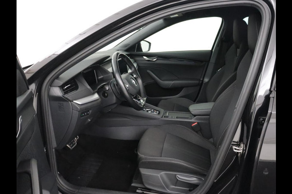 Škoda Octavia 1.0 e-TSI Sport | Trekhaak | Carplay | Sfeerverlichting | Navigatie | Parkeerhulp | Climate control | Sportstoelen | Cruise control | 17'' | Bluetooth | Keyless start