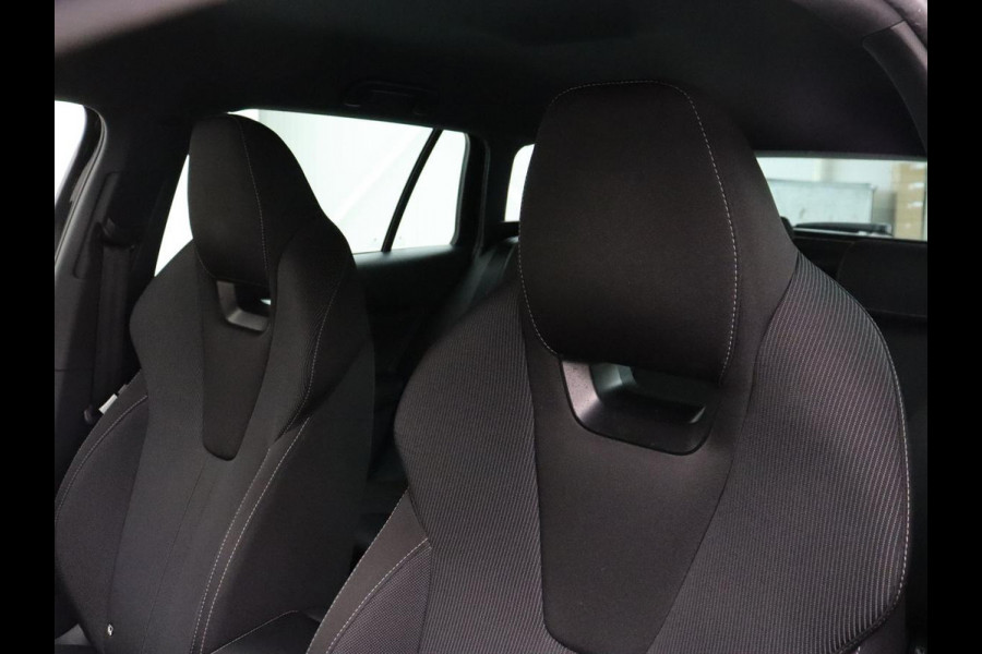 Škoda Octavia 1.0 e-TSI Sport | Trekhaak | Carplay | Sfeerverlichting | Navigatie | Parkeerhulp | Climate control | Sportstoelen | Cruise control | 17'' | Bluetooth | Keyless start