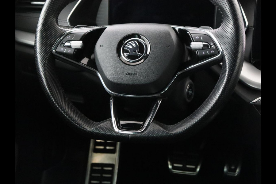 Škoda Octavia 1.0 e-TSI Sport | Trekhaak | Carplay | Sfeerverlichting | Navigatie | Parkeerhulp | Climate control | Sportstoelen | Cruise control | 17'' | Bluetooth | Keyless start
