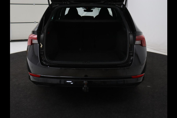Škoda Octavia 1.0 e-TSI Sport | Trekhaak | Carplay | Sfeerverlichting | Navigatie | Parkeerhulp | Climate control | Sportstoelen | Cruise control | 17'' | Bluetooth | Keyless start