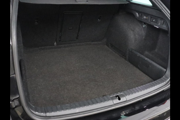 Škoda Octavia 1.0 e-TSI Sport | Trekhaak | Carplay | Sfeerverlichting | Navigatie | Parkeerhulp | Climate control | Sportstoelen | Cruise control | 17'' | Bluetooth | Keyless start