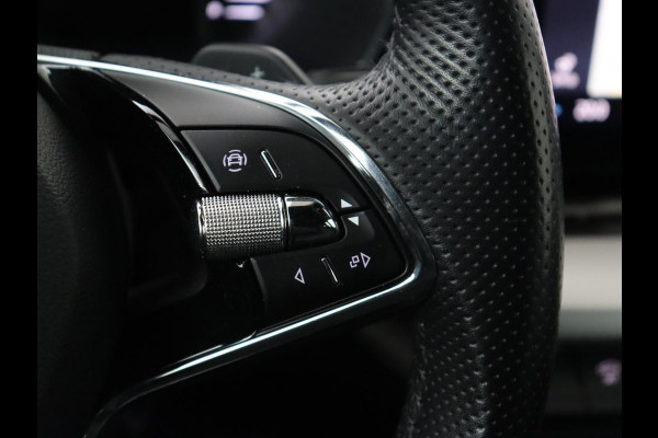 Škoda Octavia 1.0 e-TSI Sport | Trekhaak | Carplay | Sfeerverlichting | Navigatie | Parkeerhulp | Climate control | Sportstoelen | Cruise control | 17'' | Bluetooth | Keyless start