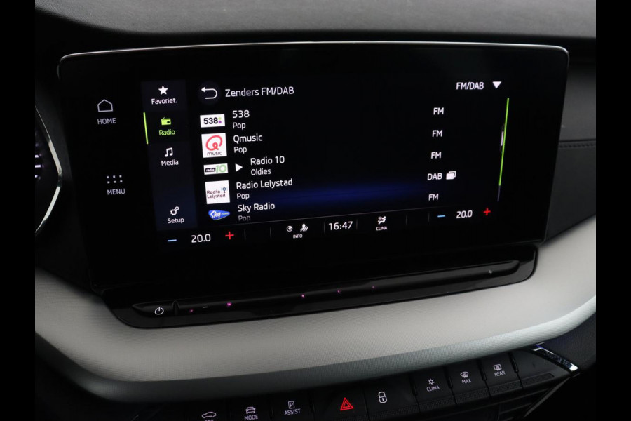 Škoda Octavia 1.0 e-TSI Sport | Trekhaak | Carplay | Sfeerverlichting | Navigatie | Parkeerhulp | Climate control | Sportstoelen | Cruise control | 17'' | Bluetooth | Keyless start