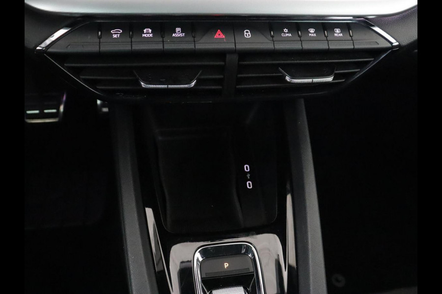 Škoda Octavia 1.0 e-TSI Sport | Trekhaak | Carplay | Sfeerverlichting | Navigatie | Parkeerhulp | Climate control | Sportstoelen | Cruise control | 17'' | Bluetooth | Keyless start