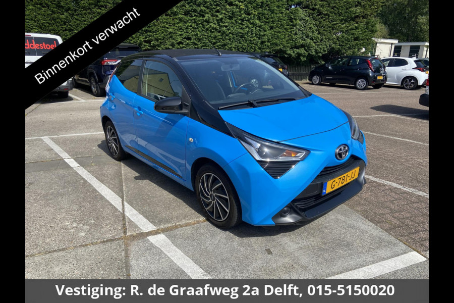 Toyota Aygo 1.0 VVT-i X-Play Cabrio Bi-Tone Automaat | Airco | Camera |