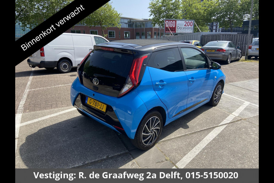 Toyota Aygo 1.0 VVT-i X-Play Cabrio Bi-Tone Automaat | Airco | Camera |