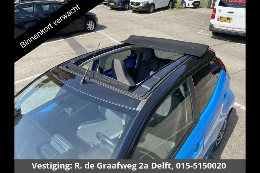 Toyota Aygo 1.0 VVT-i X-Play Cabrio Bi-Tone Automaat | Airco | Camera |