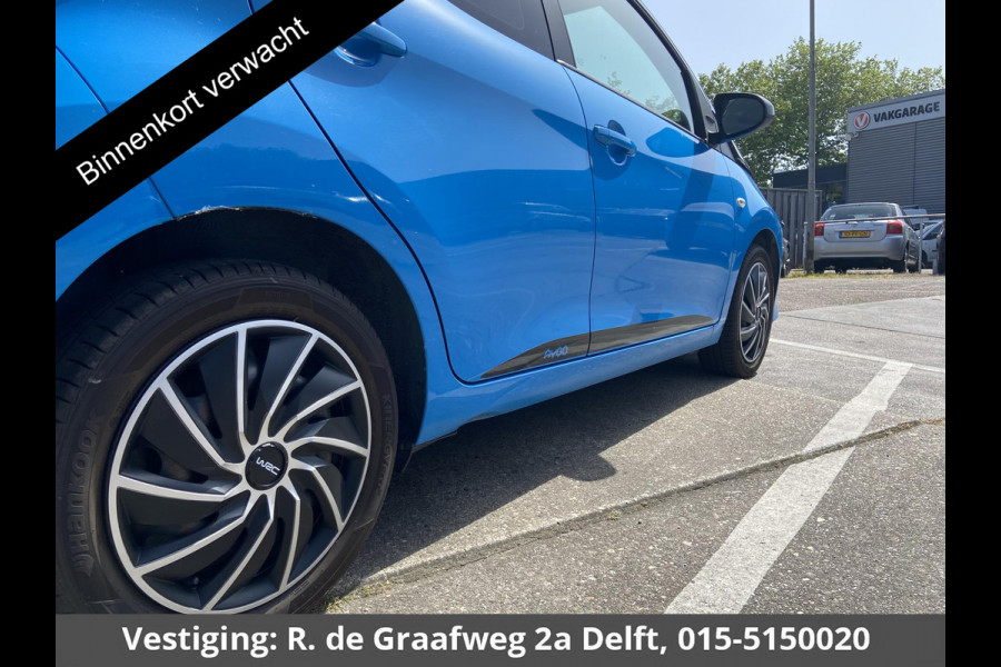 Toyota Aygo 1.0 VVT-i X-Play Cabrio Bi-Tone Automaat | Airco | Camera |