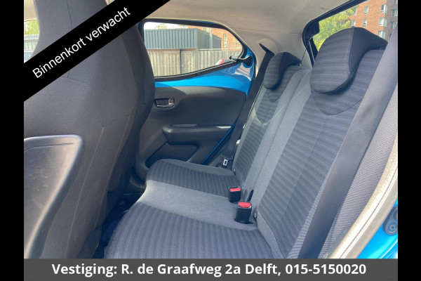 Toyota Aygo 1.0 VVT-i X-Play Cabrio Bi-Tone Automaat | Airco | Camera |