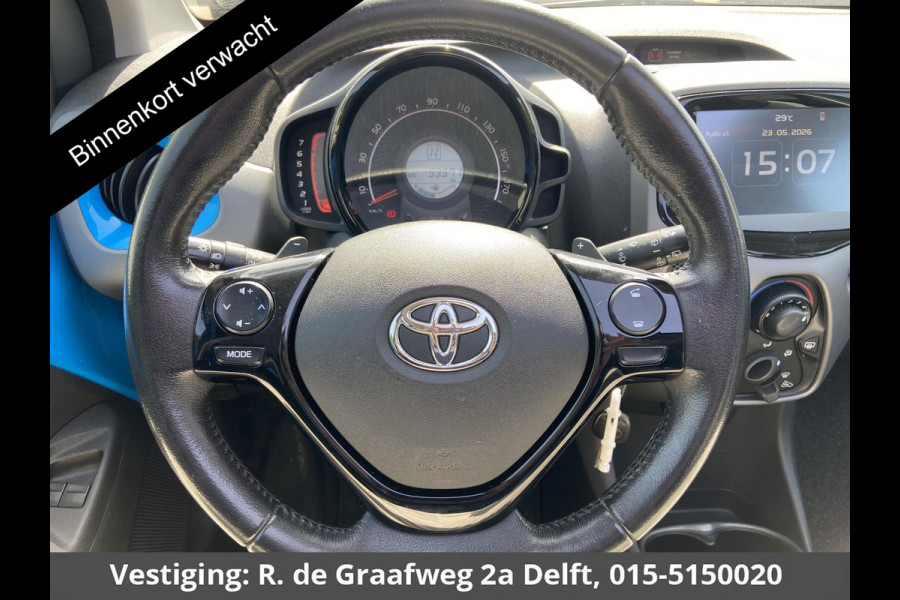 Toyota Aygo 1.0 VVT-i X-Play Cabrio Bi-Tone Automaat | Airco | Camera |
