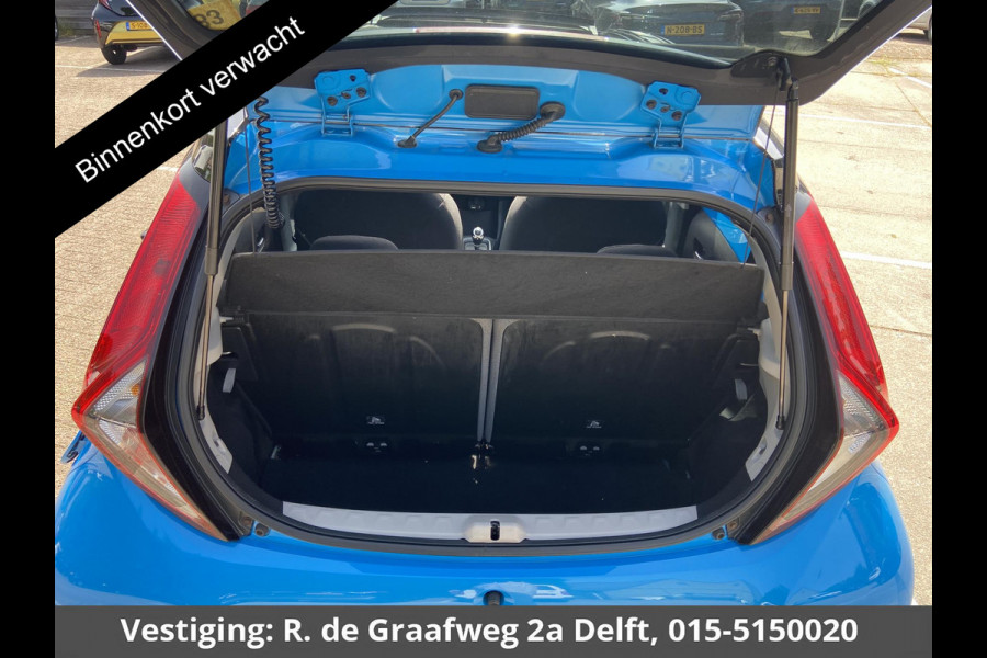 Toyota Aygo 1.0 VVT-i X-Play Cabrio Bi-Tone Automaat | Airco | Camera |