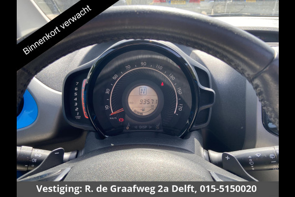 Toyota Aygo 1.0 VVT-i X-Play Cabrio Bi-Tone Automaat | Airco | Camera |