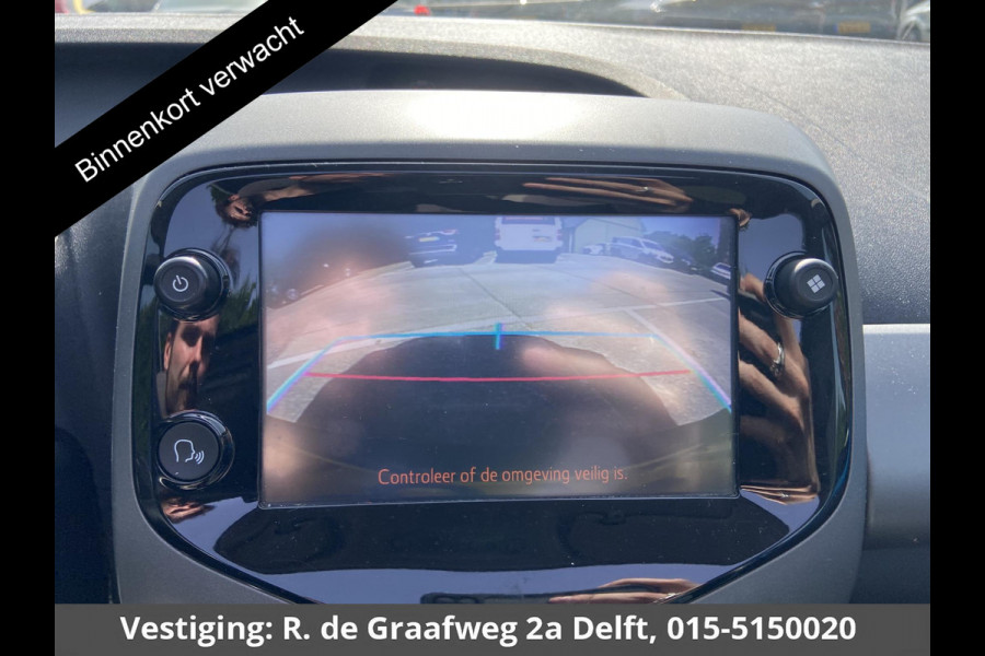 Toyota Aygo 1.0 VVT-i X-Play Cabrio Bi-Tone Automaat | Airco | Camera |