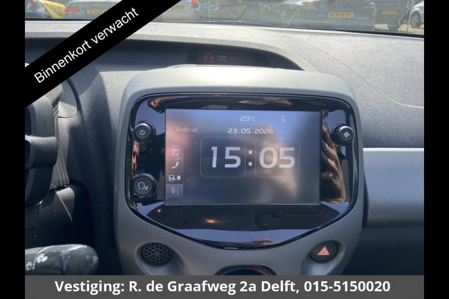 Toyota Aygo 1.0 VVT-i X-Play Cabrio Bi-Tone Automaat | Airco | Camera |