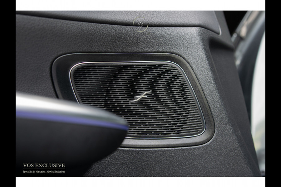 Mercedes-Benz C-Klasse Estate 300 d AMG Night|ACC|Keyless|360°|Stoelkoeling|Pano|Standkachel|Sfeerverlichting|19"|LED|Trekhaak