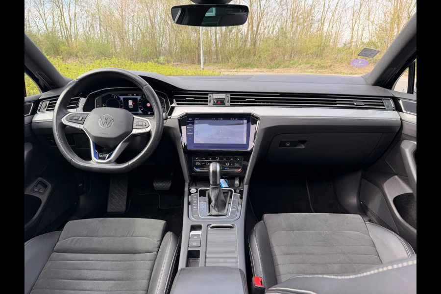 Volkswagen Passat Variant 1.4 TSI PHEV GTE PANO/DAK VIRTUAL COCKPIT LEER NAVI CAMERA IQ-MATRIX ELECTR-TREKHAAK