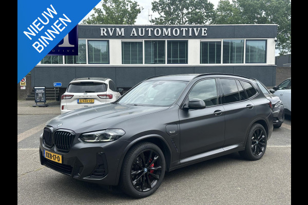 BMW X3 xDrive30e HIGH EXECUTIVE M SPORT | M-TECHNIC SPORTSTOELEN + MEMORY + LEER | ELEKTR. TREKHAAK | 360 CAMERA | HEAD-UP DISPLAY | 20 INCH | AMBI LIGHT | AERODYNAMICA-PAKKET | STOEL- + STUURVERWARMING | DEALER ONDERHOUDEN | RIJKLAAR |