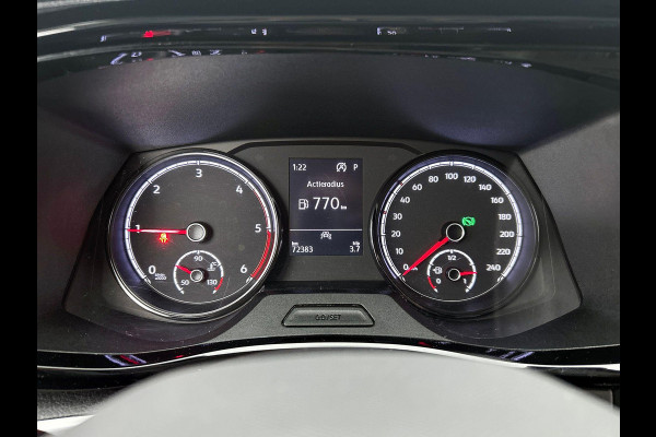 Volkswagen Transporter 2.0 TDI L2H1 Dubbele Cabine Highline Automaat Navigatie Carplay Parkeersensoren Trekhaak Adaptive Cruise control 6-zits