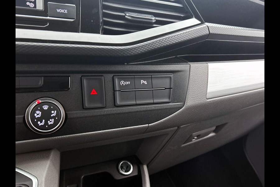 Volkswagen Transporter 2.0 TDI L2H1 Dubbele Cabine Highline Automaat Navigatie Carplay Parkeersensoren Trekhaak Adaptive Cruise control 6-zits