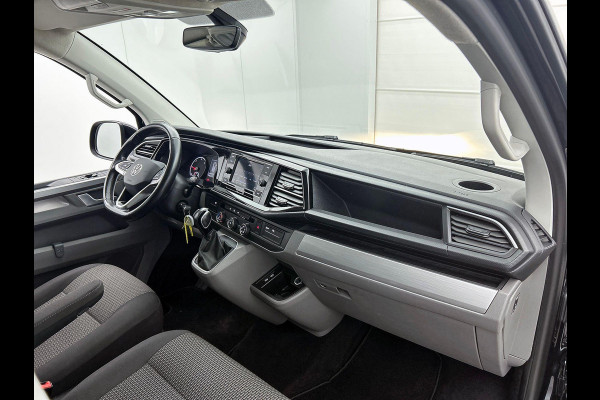 Volkswagen Transporter 2.0 TDI L2H1 Dubbele Cabine Highline Automaat Navigatie Carplay Parkeersensoren Trekhaak Adaptive Cruise control 6-zits