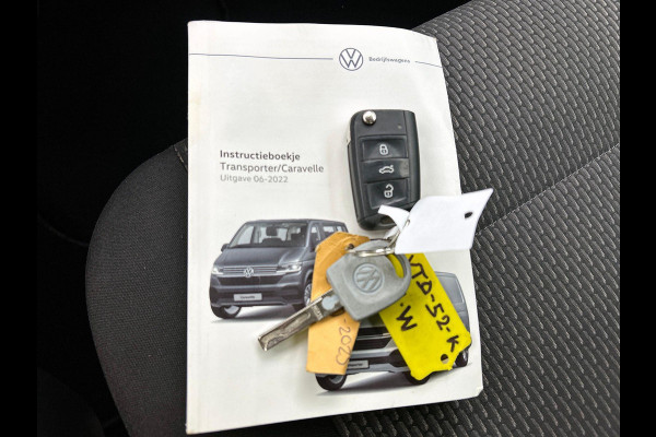 Volkswagen Transporter 2.0 TDI L2H1 Dubbele Cabine Highline Automaat Navigatie Carplay Parkeersensoren Trekhaak Adaptive Cruise control 6-zits