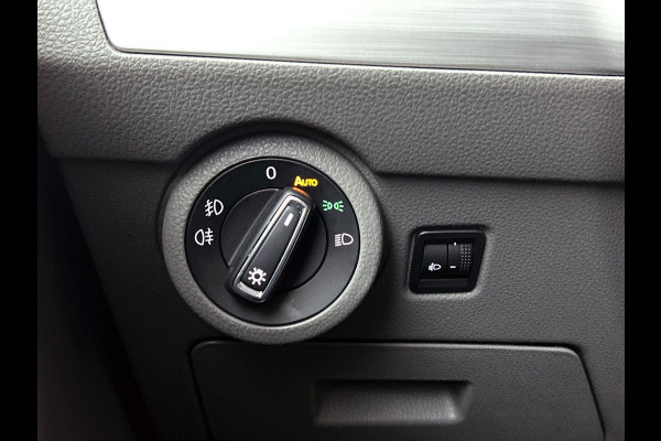 Volkswagen Transporter 2.0TDI L2H1 150PK Highline Dubbele Cabine Automaat Automaat Adaptive Cruise Control Airco Parkeersensoren Lichtmetalen velgen