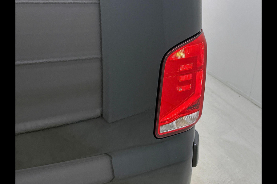 Volkswagen Transporter 2.0TDI L2H1 150PK Highline Dubbele Cabine Automaat Automaat Adaptive Cruise Control Airco Parkeersensoren Lichtmetalen velgen
